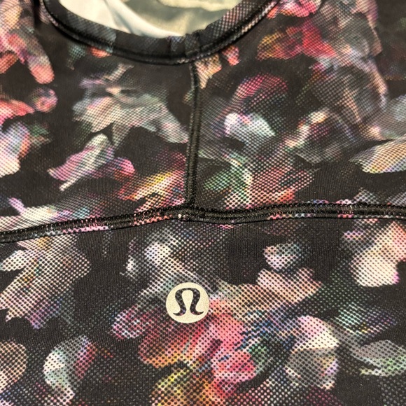 Lululemon Power Pivot cropped tank in Activate Floral Multi, Sz 6 - Picture 6 of 9